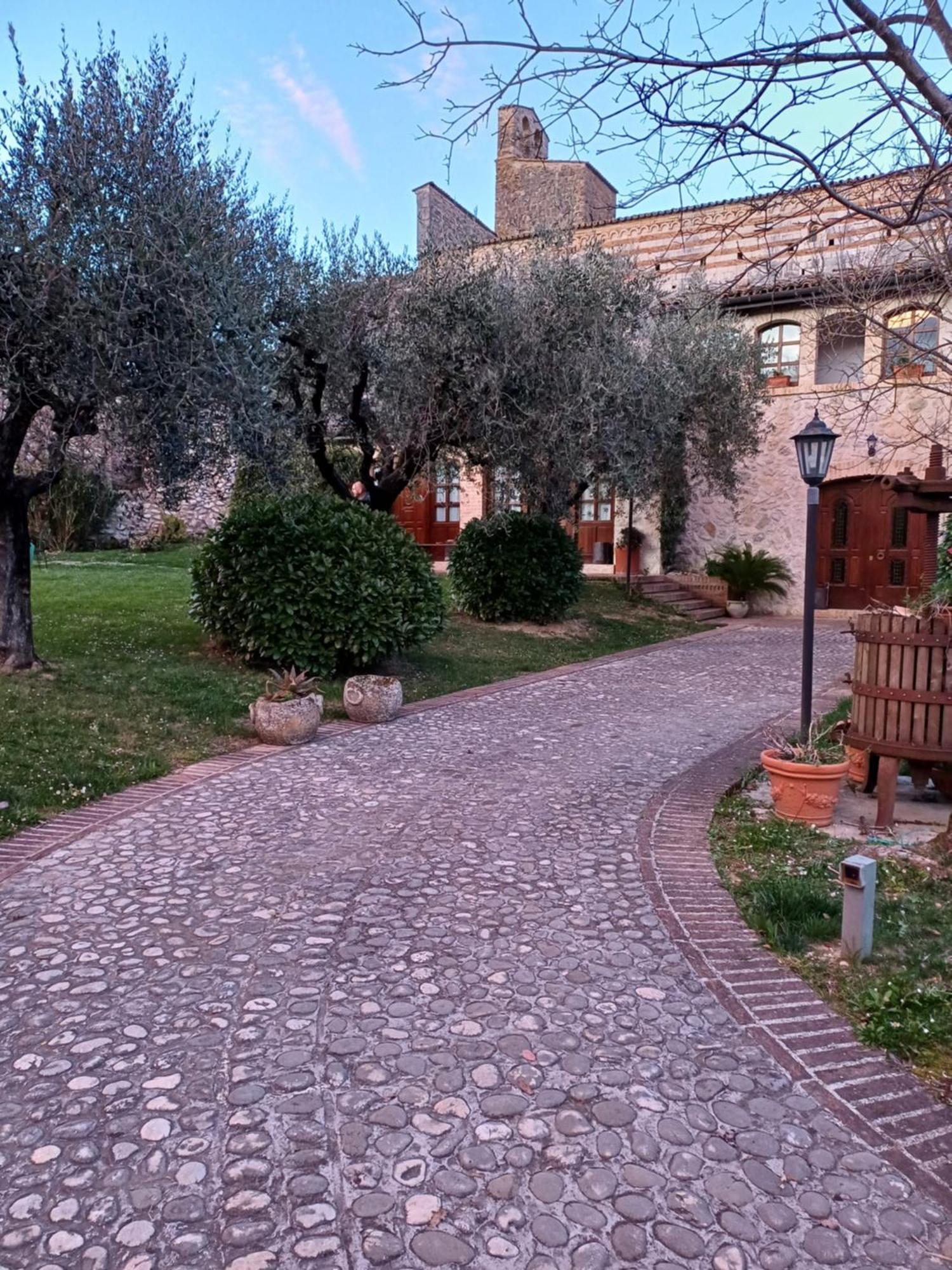 Isola del Gran Sasso dʼItalia Agriturismo San Giovanni Ad Insulam מראה חיצוני תמונה