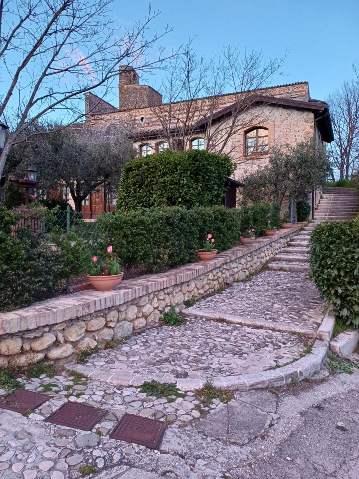 Isola del Gran Sasso dʼItalia Agriturismo San Giovanni Ad Insulam מראה חיצוני תמונה