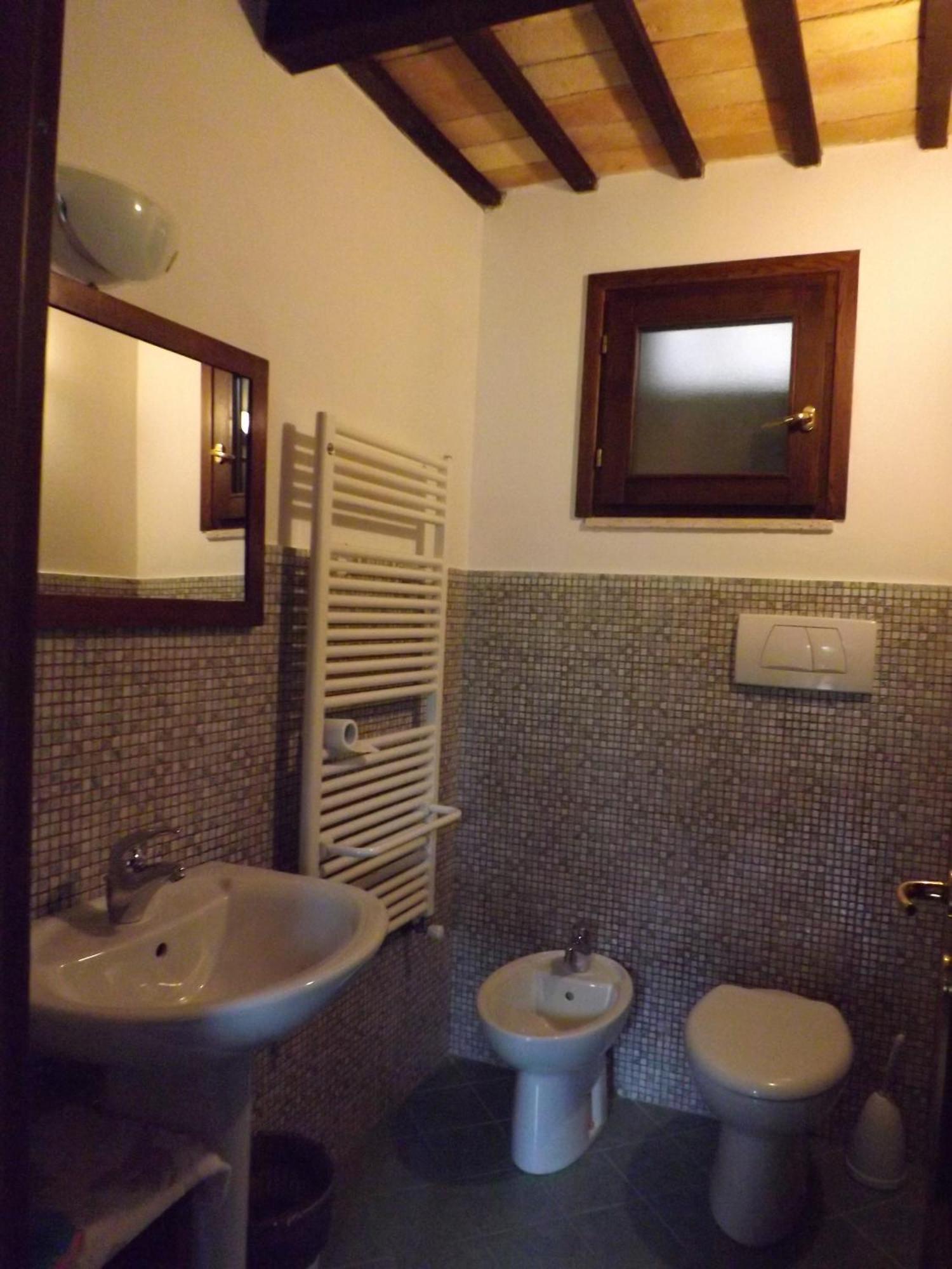 Isola del Gran Sasso dʼItalia Agriturismo San Giovanni Ad Insulam חדר תמונה
