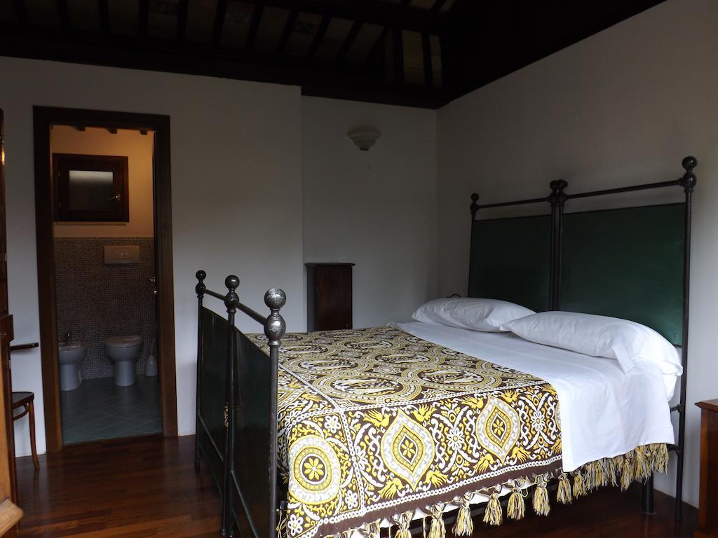 Isola del Gran Sasso dʼItalia Agriturismo San Giovanni Ad Insulam חדר תמונה