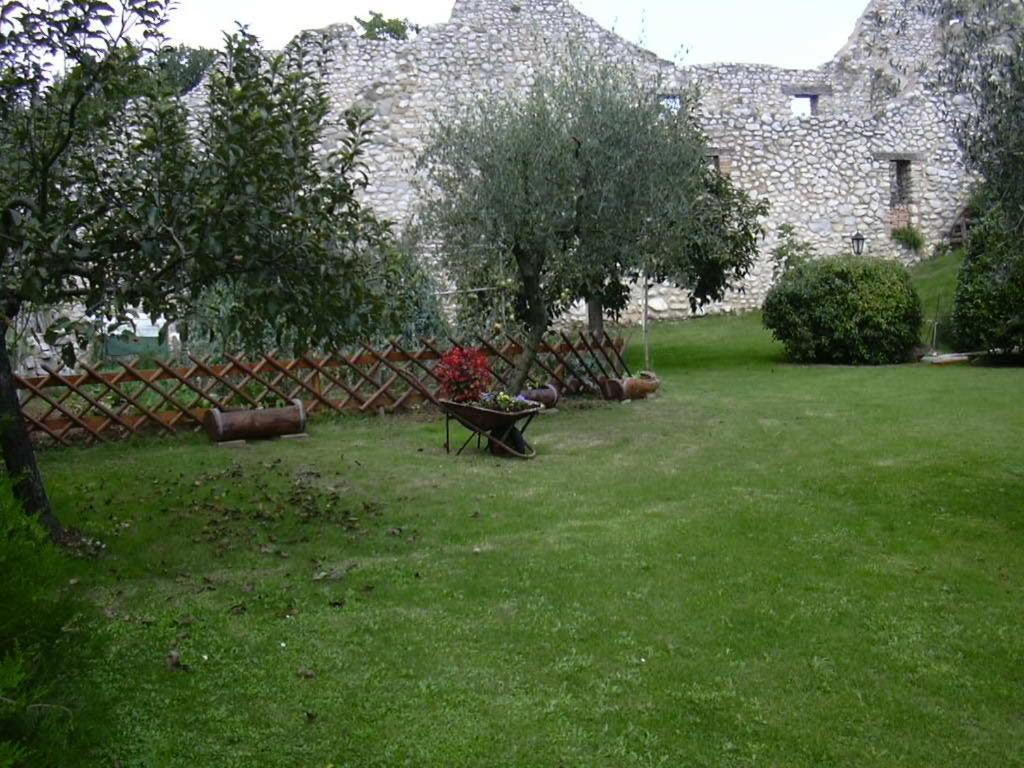 Isola del Gran Sasso dʼItalia Agriturismo San Giovanni Ad Insulam מראה חיצוני תמונה