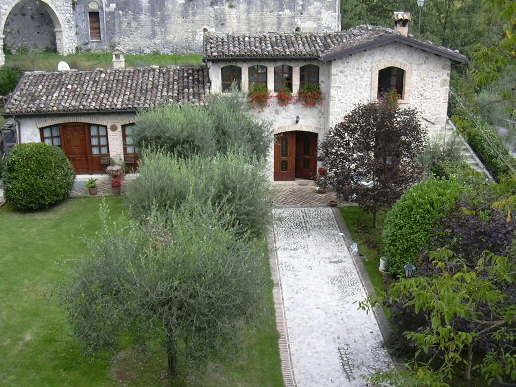 Isola del Gran Sasso dʼItalia Agriturismo San Giovanni Ad Insulam מראה חיצוני תמונה