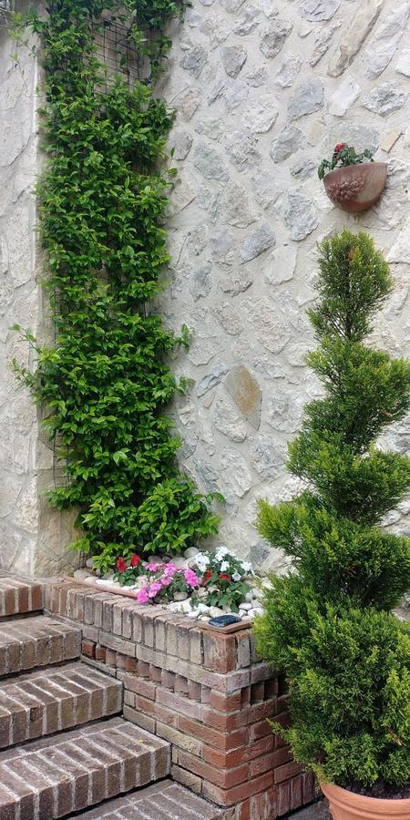 Isola del Gran Sasso dʼItalia Agriturismo San Giovanni Ad Insulam מראה חיצוני תמונה